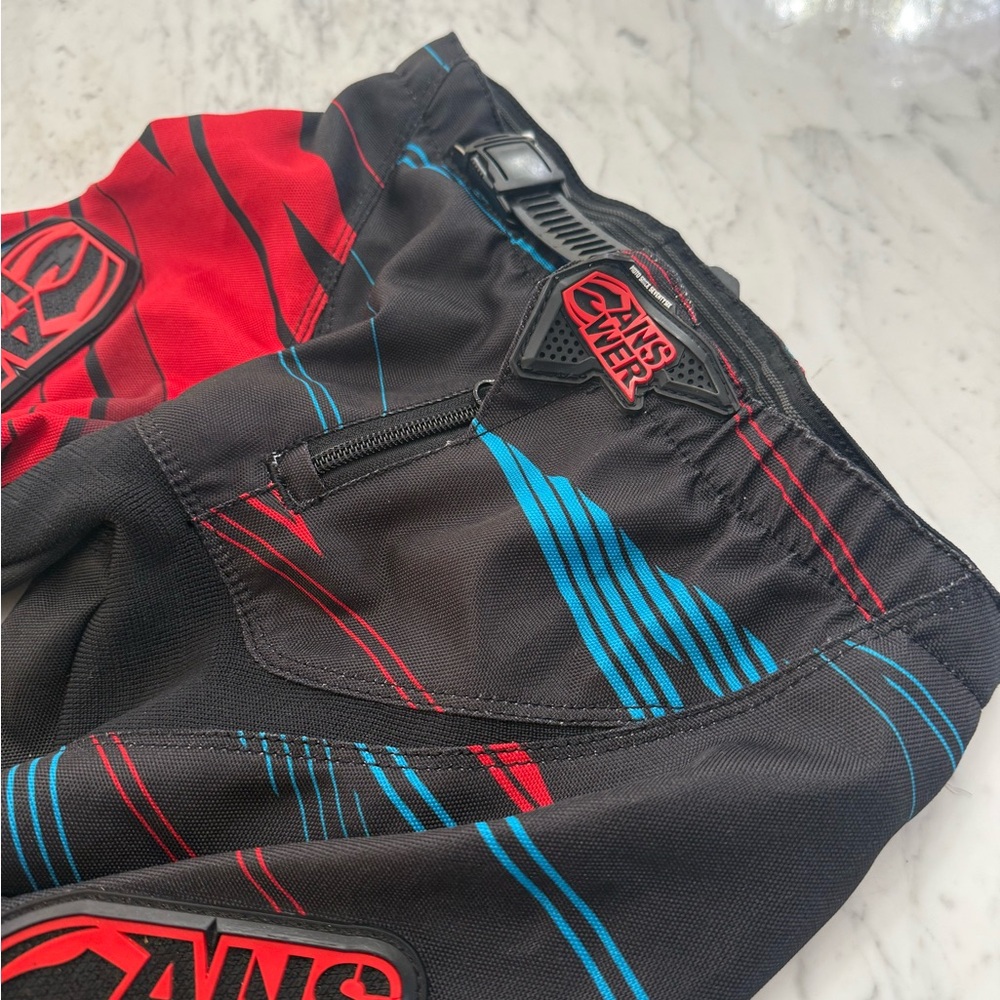 EXCELLENT Motorcycle ATV Pants Size 8-9   (Y24) Youth Boys Answer Blue Black - Picture 4 of 7